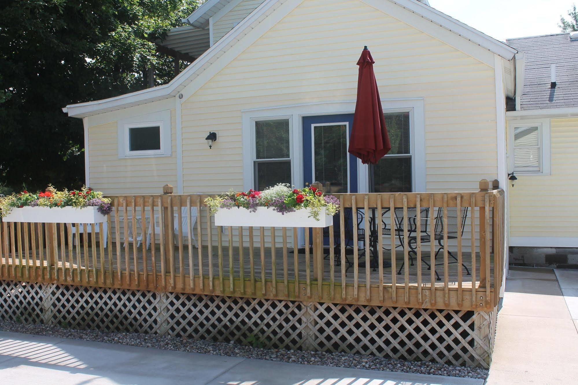 Captain'S Cottage Suites Grand Haven Exterior foto